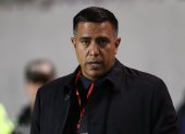 El director técnico César Farías de Aucas ayer en un partido de la fase de grupos de la Copa Libertadores entre Aucas y Racing en estadio Chillogallo en Quito (Ecuador).