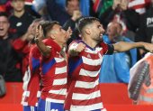 El delantero albanés del Granada CF, Myrto Uzuni, festejó el primer gol.