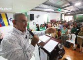 Jhonny Constante en plena actividad pastoral de la iglesia Misionera Azriel,  al norte de la ciudad de Guayaquil.