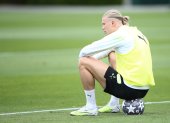 Manchester (United Kingdom), 06/06/2023.- Erling Haaland of Manchester City attends a training session during an UEFA Champions League media day at the City Football Academy in Manchester, Britain, 06 June 2023. Manchester City will play Inter Milan in the UEFA Champions League final at the Ataturk Olympic Stadium in Istanbul on 10 June 2023. (Liga de Campeones, Reino Unido, Estanbul) EFE/EPA/ADAM VAUGHAN