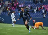 Michael Hoyos fue la figura de los rayados al marcar un doblete ante Corinthians.