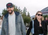 Piqué y Clara Chía se quejan de las fotografías y reportajes contantes del cronista español.