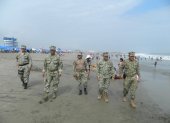 En Playas. Ahora, la presencia de militares al pie del mar se ha vuelto común ante la ola de delitos.