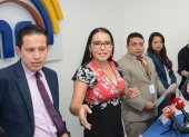 Proceso. La presidenta del CNE Diana Atamaint recibió hasta el mediodía la aceptación de dos precandidaturas para las elecciones.