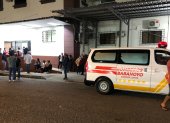En una ambulancia llevaron a Bella al hospital Martín Icaza y ahí la volvieron a internar.