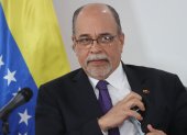 El presidente del Consejo Nacional Electoral (CNE) de Venezuela, Pedro Calzadilla, ofrece una rueda de prensa hoy, en Caracas (Venezuela).