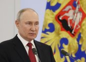 El presidente ruso, Vladimir Putin, pronuncia un discurso durante una reunión con graduados de las instituciones militares de educación superior del país en el Kremlin de Moscú, Rusia, el 21 de junio de 2023.