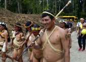 Reunión. Miembros de la comunidad Kawymeno, en la provincia de Orellana, visitaron el campo petrolero Ishpingo.