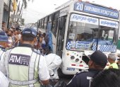 Guayaquil. Agentes de la ATM acudieron al lugar del accidente.