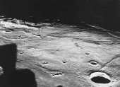 Lugar de alunizaje del módulo de exploración lunar "Eagle" en el denominado "Mar de la Tranquilidad" durante la misión espacial de Estados Unidos "Apolo XI", en la que por primera vez el ser humano ha pisado la superficie de la Luna.