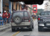 Este hecho se registra de forma habitual en Guayaquil, un ejemplo se da en la calle 10 de Agosto.