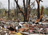Fotografía de archivo de los estragos causados por un tornado en Georgia (EE.UU.).