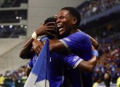 Carabalí y Angulo celebraron el triunfo de Emelec.