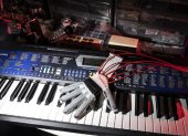 Un guante robótico blando, el primero de su clase, es capaz de ayudar a los pianistas que han sufrido un ictus que ha restado precisión y agilidad a sus manos