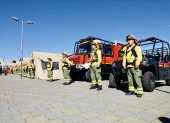 Vehículos, trajes adecuados y hasta un campamento fueron entregados a los bomberos de la capital.