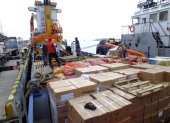 Productos embarcados en uno de los buques que abastece a las islas Galápagos.