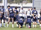 AME4435. LOS ÁNGELES (ESTADOS UNIDOS), 20/07/2023.- El entrenador del Real Madrid, Carlo Ancelotti, participa en un entrenamiento de pretemporada hoy, en las instalaciones de la Universidad de California UCLA, en Los Ángeles (Estados Unidos). EFE/ Armando Arorizo