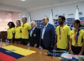 La Federación Ecuatoriana de Tenis durante el homenaje a los tricolores.