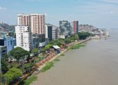 A lo largo del río Guayas se levanta lo que hoy es el Malecón 200, uno de los atractivos turísticos de la moderna ciudad.