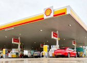 Estación.- Una gasolinera de Shell.
