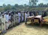 Funeral por las víctimas del atentado suicida en Khar, en la provincia norteña de Khyber Pakhtunkhwa, Pakistán, el 31 de julio de 2023.