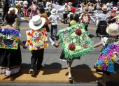 Actividad. Decenas de niños participan en el Desfile de Silleteritos, el inicio de la 66° Feria de las Flores.