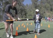 Evento. Los niños aprendieron las reglas del béisbol y practicaron el deporte.