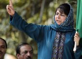 Mehbooba Mufti denuncia arresto domiciliario después de una represión