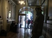 Claroscuros en el edificio de la Jefatura del Cuerpo de Bomberos de Guayaquil.