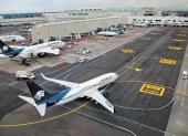 Imagen referencial. Aviones de marcas mexicanas estacionados en las terminales aéreas.