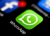 Vista el logo de la aplicación de mensajería WhatsApp en un teléfono móvil