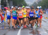 Daniel Pintado (c) fue el mejor ecuatoriano ubicado en la prueba de los 20 kilómetros marcha, tras terminar séptimo.