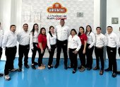 Empresa.- Parte de los colaboradores de la industria Oriental.
