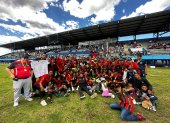 Los jugadores de AV25 y su celebración tras coronarse campeones del ascenso de Pichincha.