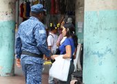 Los agentes vigilan el centro de Guayaquil