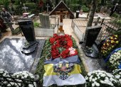 La tumba del jefe de Wagner, Yevgueni Prigozhin, en el cementerio de Porokhov en San Petersburgo.
