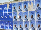 Afiches del presidente depuesto, Ali Bongo.