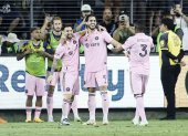 Los Angeles (United States), 04/09/2023.- Inter Miami FC Leonardo Campana (C) interacts with Lionel Messi (L) and Dixon Arroyo (2-R) of Inter Miami FC after scoring during the MLS soccer match between LAFC and Inter Miami FC at BMO Stadium in Los Angeles, California, USA, 03 September 2023. EFE/EPA/ETIENNE LAURENT