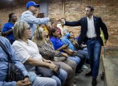 El político venezolano Henrique Capriles se reunió con sindicalistas y trabajadores.