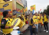 Hinchada Ecuatoriana se reune para festejar el sorteo del mundial donde la seleccion Ecuatoriana fue al grupo A Quito 04 de Marzo de 2022 Agencia(ag-extra ag-expreso-ag-quito) Gustavo Guaman