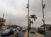 1. Radares. A diferencia de los radares de Guayaquil, los de Durán no muestran la numeración. De allí que los conductores se guían por su velocímetro. Sin embargo, pese a que van a menos de 50 kilómetros, la multa les llega