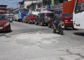 Los huecos se acentúen con el paso de los vehículos pesados, originando molestia a quienes habitan en esta zona del norte de la ciudad.