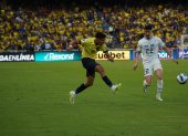 Las gambetas del volante ecuatoriano han llamado la atención en Europa. Lo apodaron la "Pulguita" tras su debut con la selección de Ecuador.