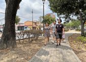 Flora. Cada mes, desde julio de 2022, la firma Ivanek S.A. realizaba reposición de especies en la avenida Benjamín Carrión. Ahora varias plantas lucen secas y otras se marchitaron.