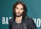 Russell Brand sugirió a una niña de 15 años tener su fiesta de cumpleaños con temática sexual.