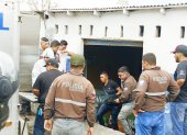 Indignación. Pescadores del sector se mostraron indignados por crimen de Alberto, cuyo cuerpo fue llevado a la morgue local.