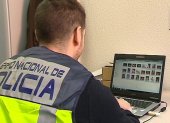 Imagen de archivo de material informático incautado por la Policía en una operación contra la pornografía infantil.
