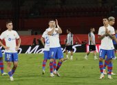 PALMA DE MALLORCA (ISLAS BALEARES), 26/09/2023.- Los jugadores del FC Barcelona tras el partido de la séptima jornada de LaLiga entre el RCD Mallorca y el FC Barcelona, hoy martes en Son Moix, Palma de Mallorca. EFE/Cati Cladera