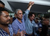 Jorge Bonnard (d) asumió la vicepresidencia de Emelec, tras ganar las elecciones presidenciales junto a José Pileggi.