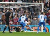 Pervis Estupiñán jugó los primeros 45 minutos, del duelo que se dio entre el Aston Villa y el Brighton